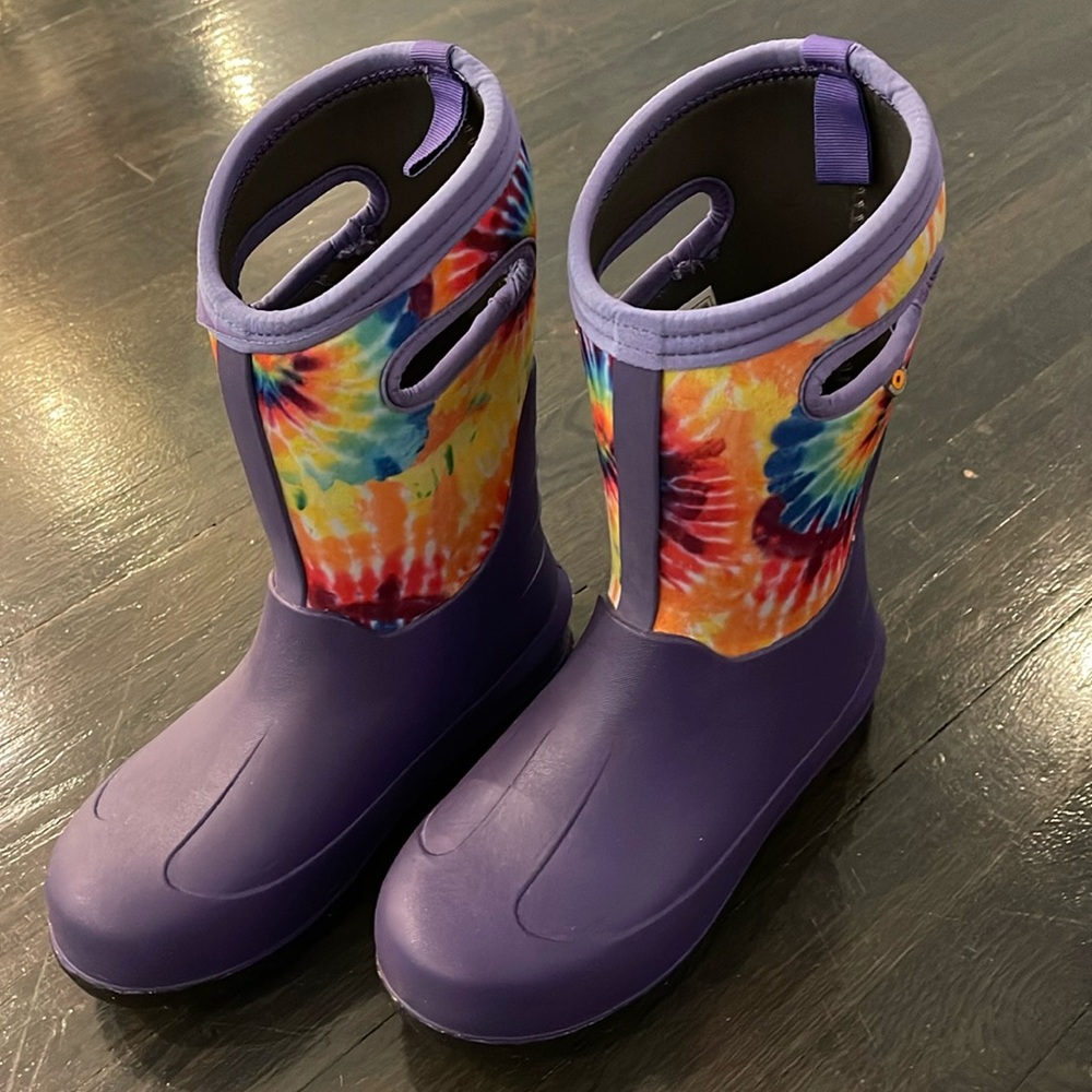 Purple Bogs snow boots size 5 kids - worn once